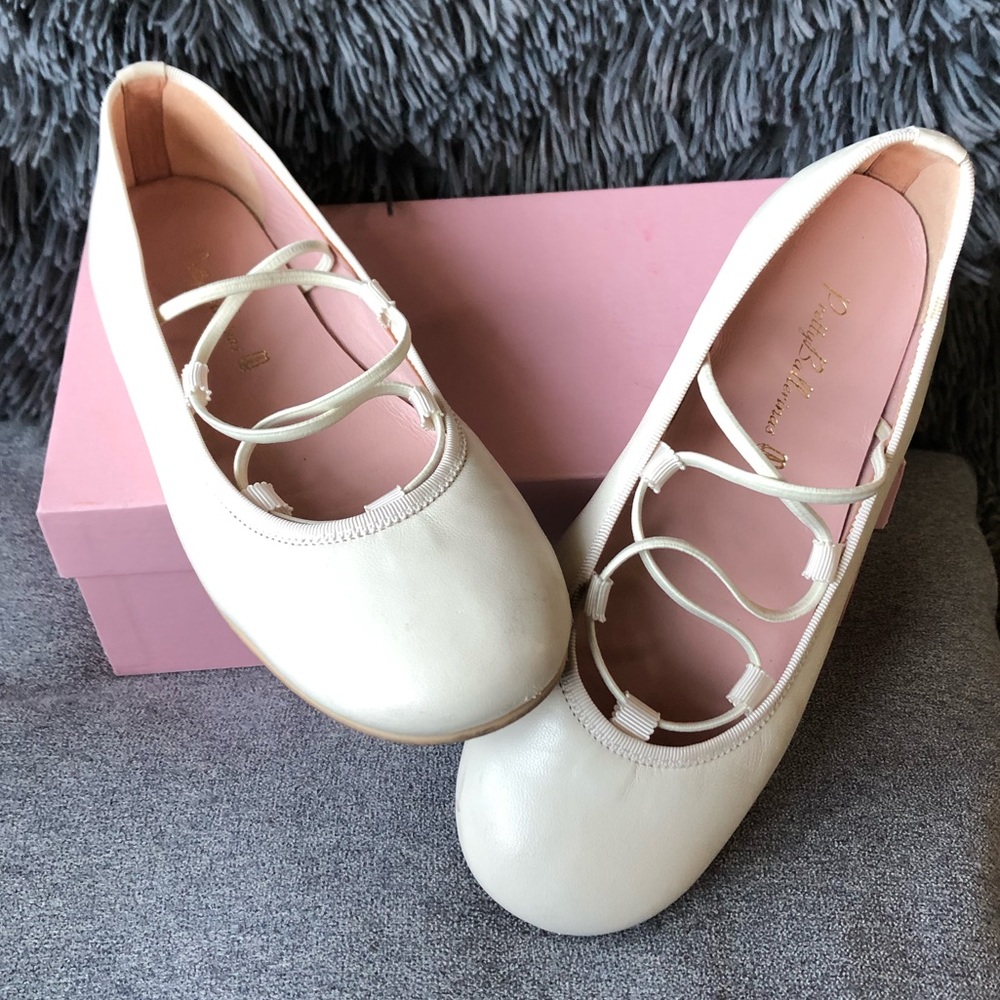 Pretty Ballerinas ~ Size 33 ~ Cream Ballet Flats